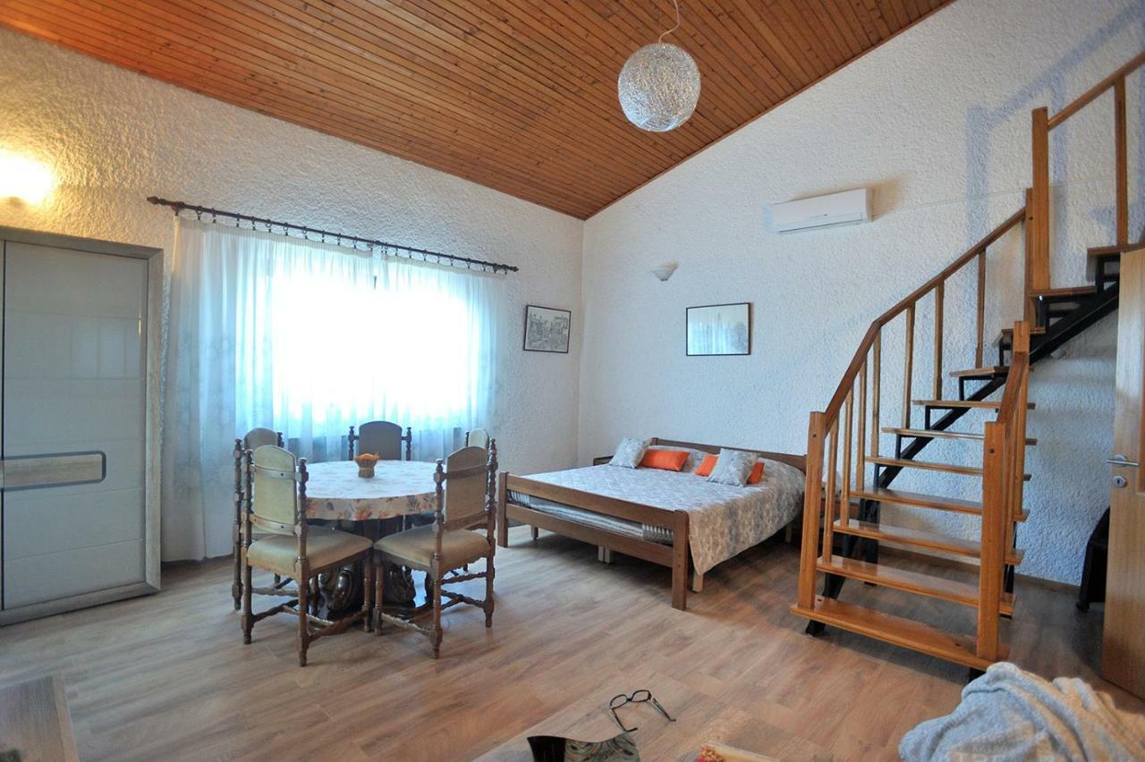 Apartment Fabac *